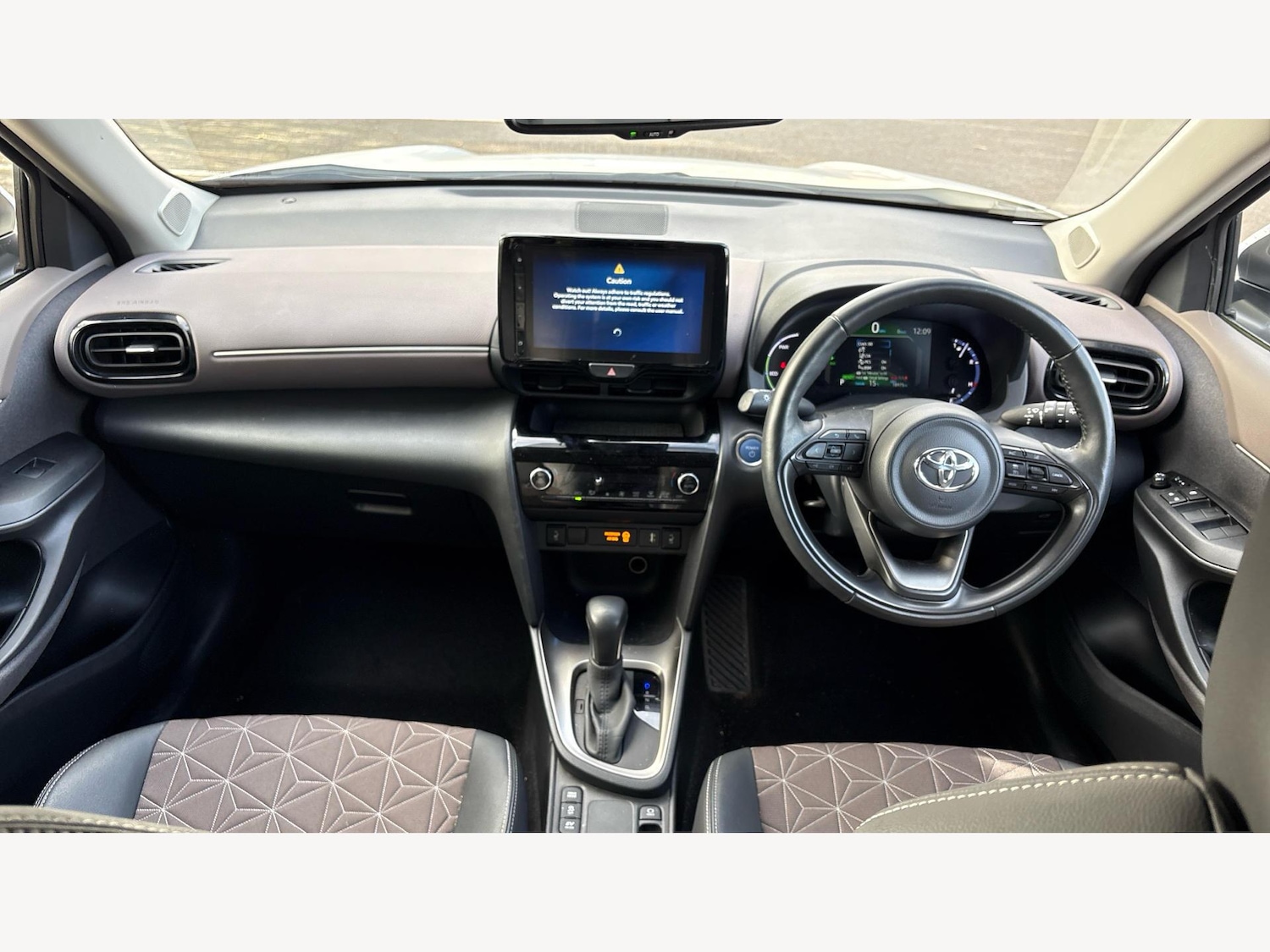 Used Toyota Yaris Cross 2023 for sale - 76408810: Photo 7