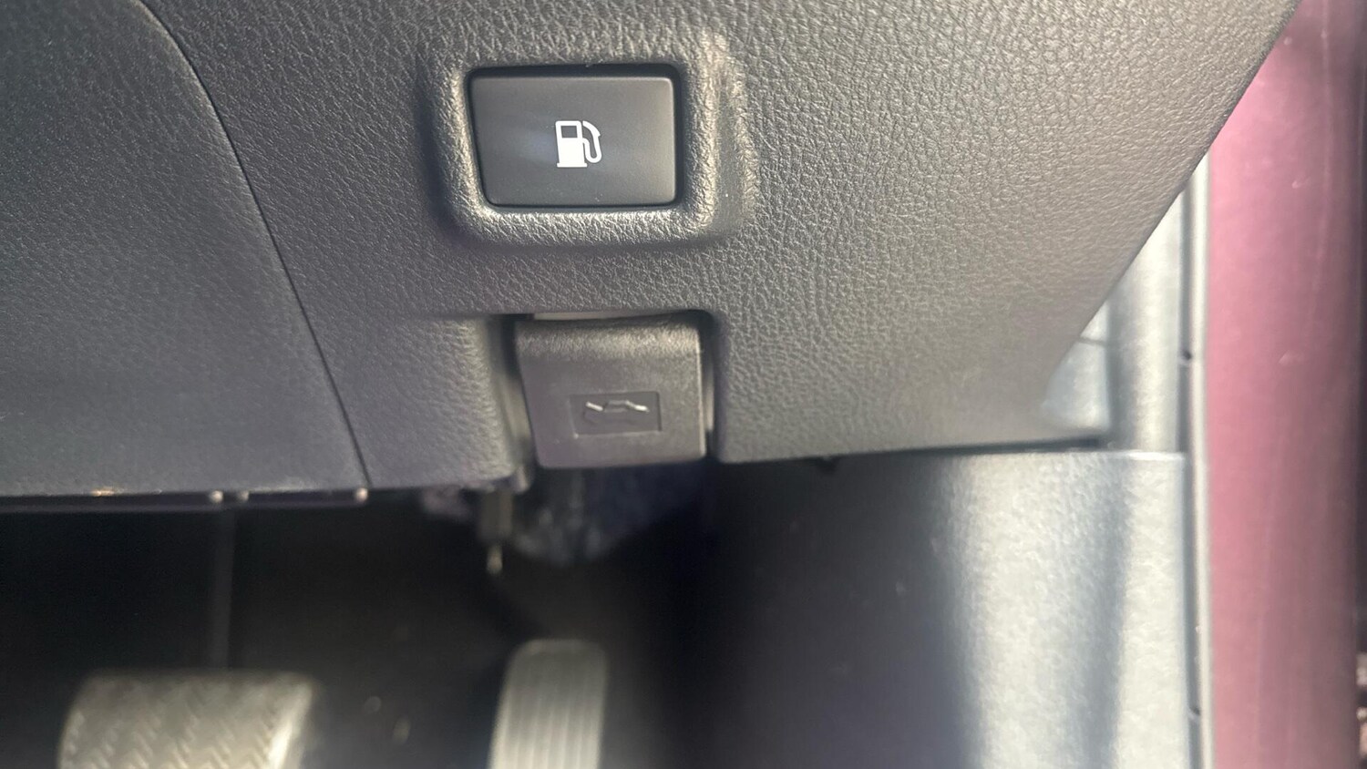 Used Toyota C-HR for sale - 77784512: Photo 41