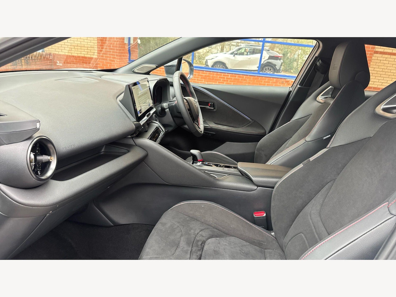 Used Toyota C-HR 2024 for sale - 77838783: Photo 12
