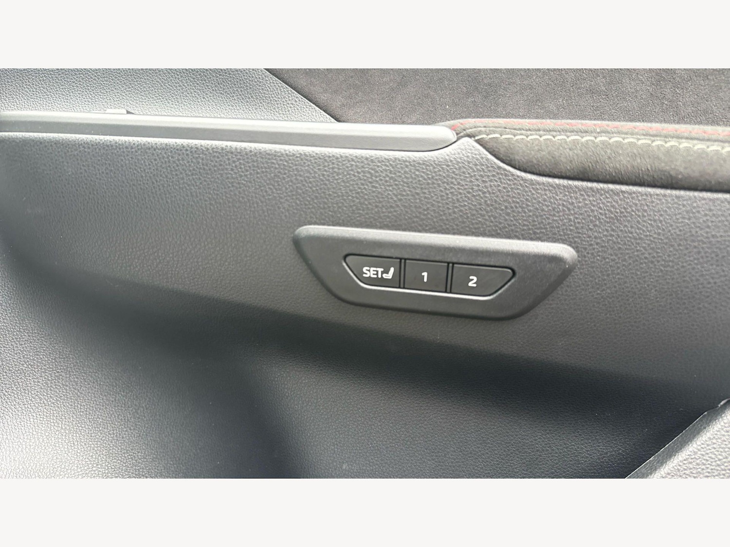 Used Toyota C-HR 2024 for sale - 77838783: Photo 24