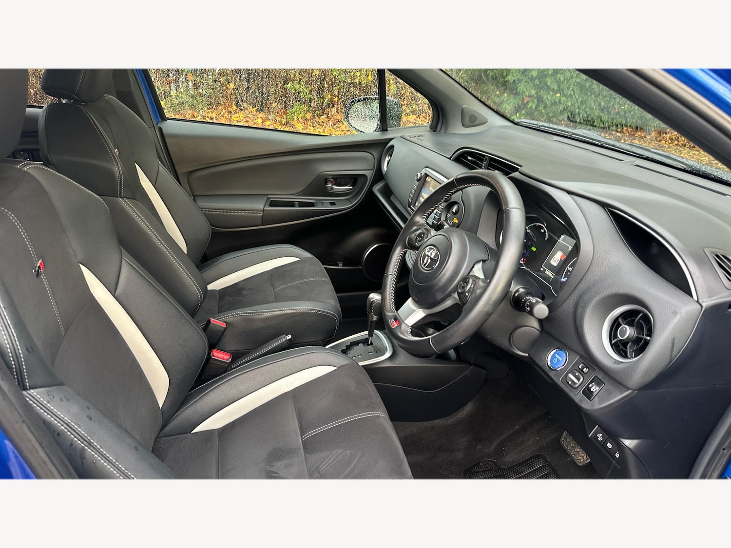 Used Toyota Yaris 2019 for sale - 76549610: Photo 13