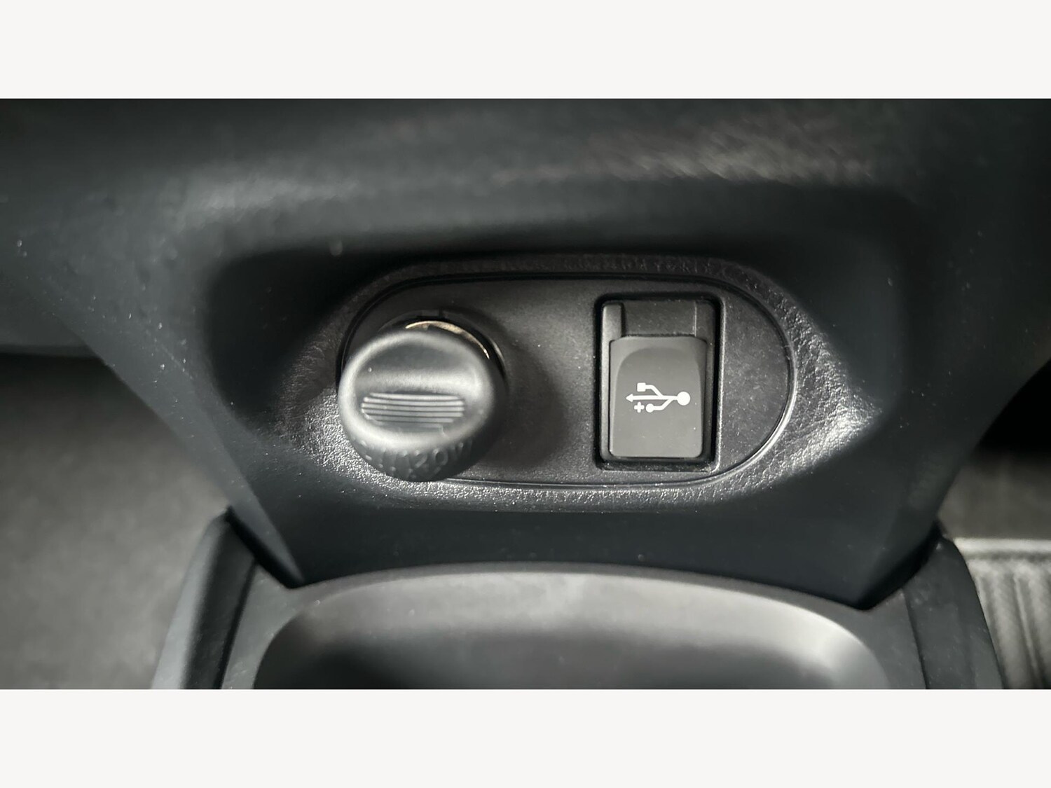 Used Toyota Yaris 2019 for sale - 76549610: Photo 22