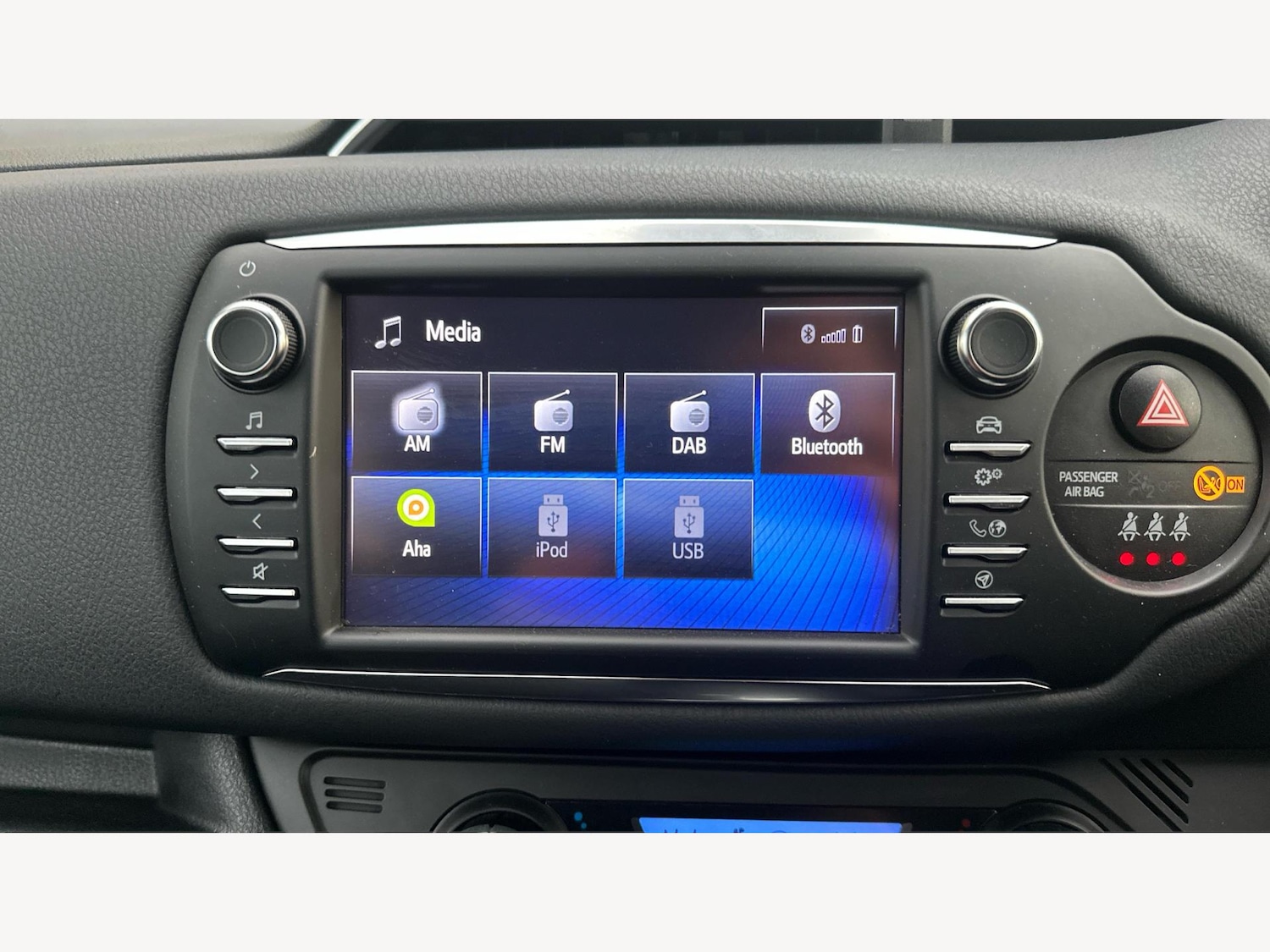 Used Toyota Yaris 2019 for sale - 76549610: Photo 9