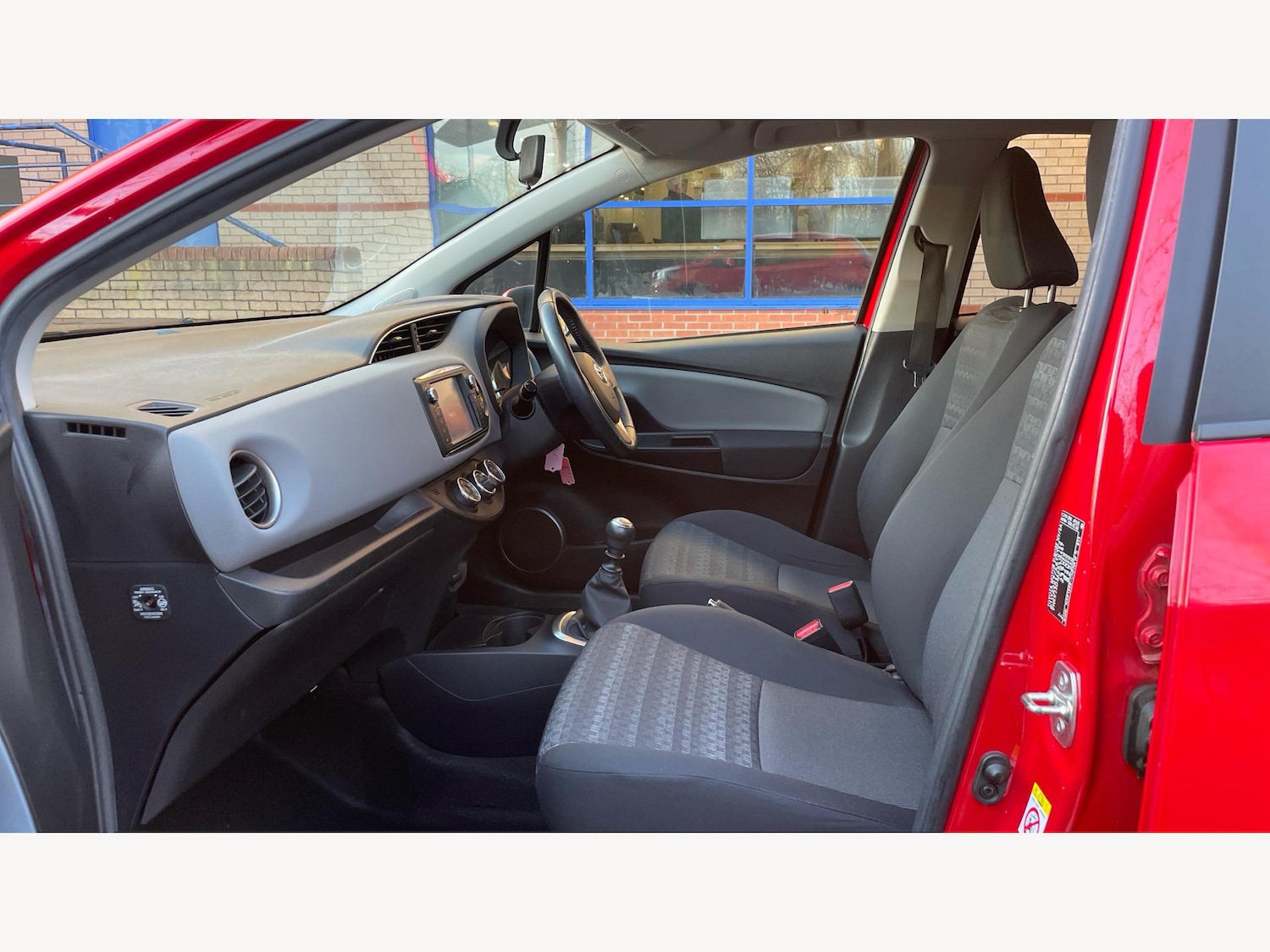 Used Toyota Yaris 2017 for sale - 77230601: Photo 12