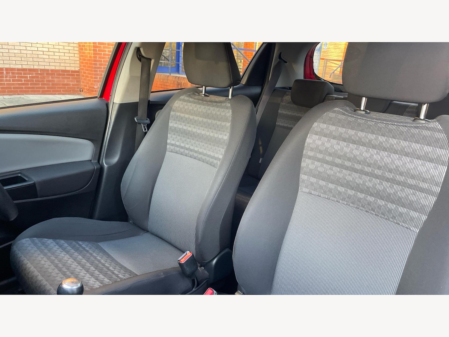 Used Toyota Yaris 2017 for sale - 77230601: Photo 22