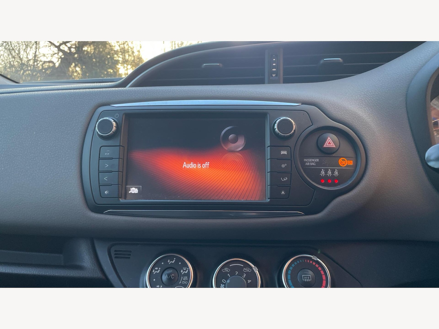 Used Toyota Yaris 2017 for sale - 77230601: Photo 9