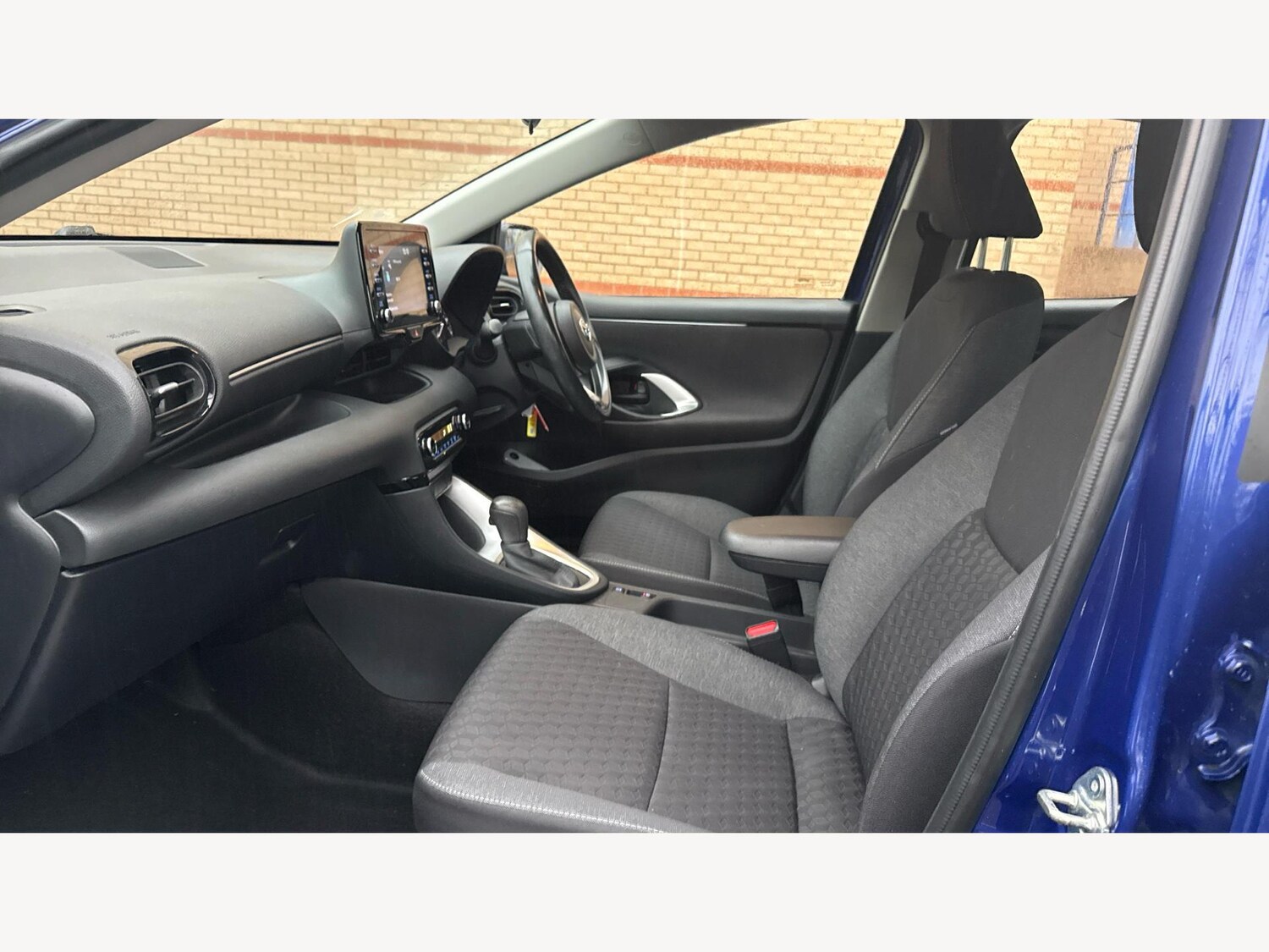 Used Toyota Yaris 2022 for sale - 77203996: Photo 12