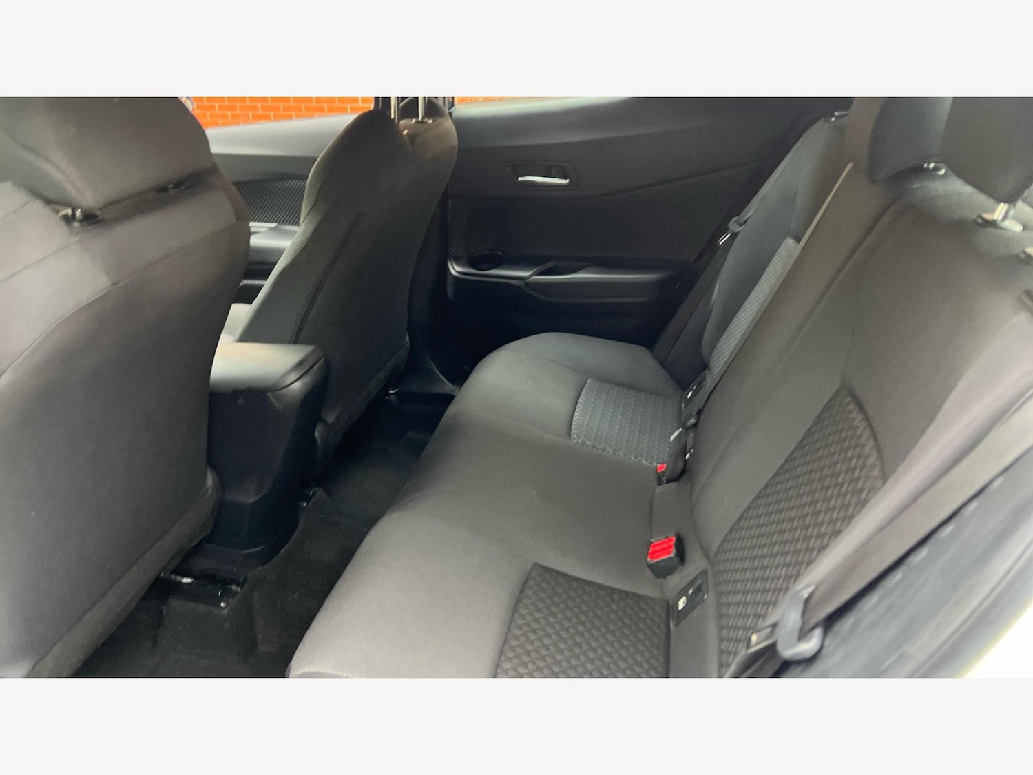 Used Toyota C-HR 2023 for sale - 76360560: Photo 15