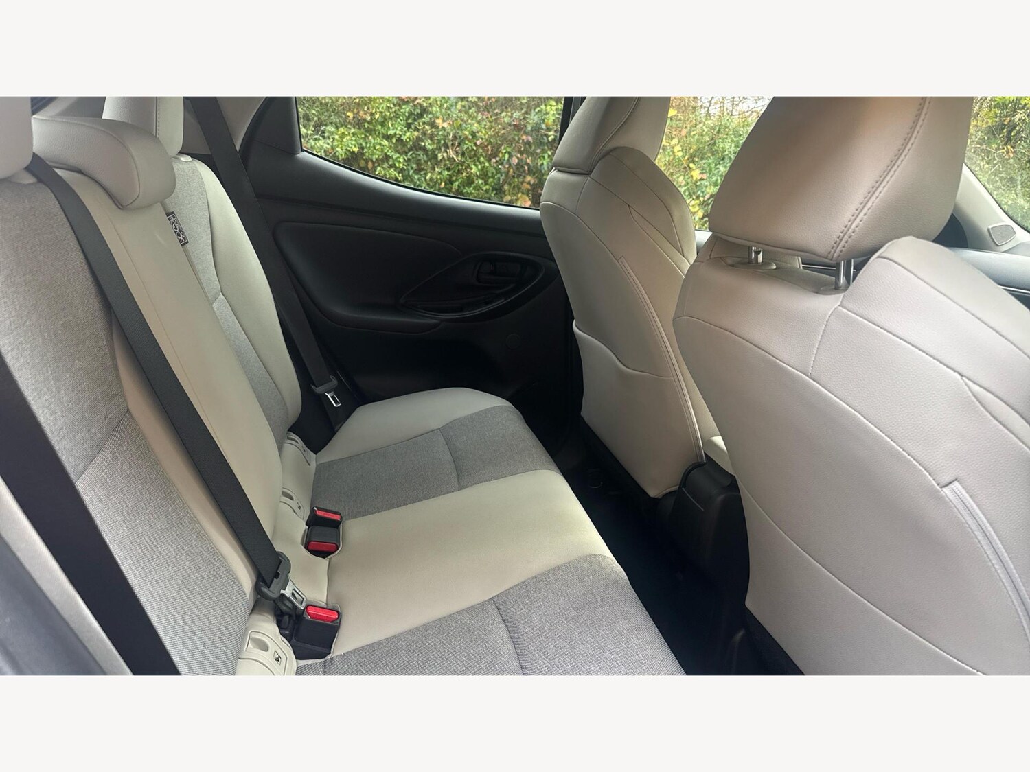 Used Toyota Yaris 2022 for sale - 76538601: Photo 14