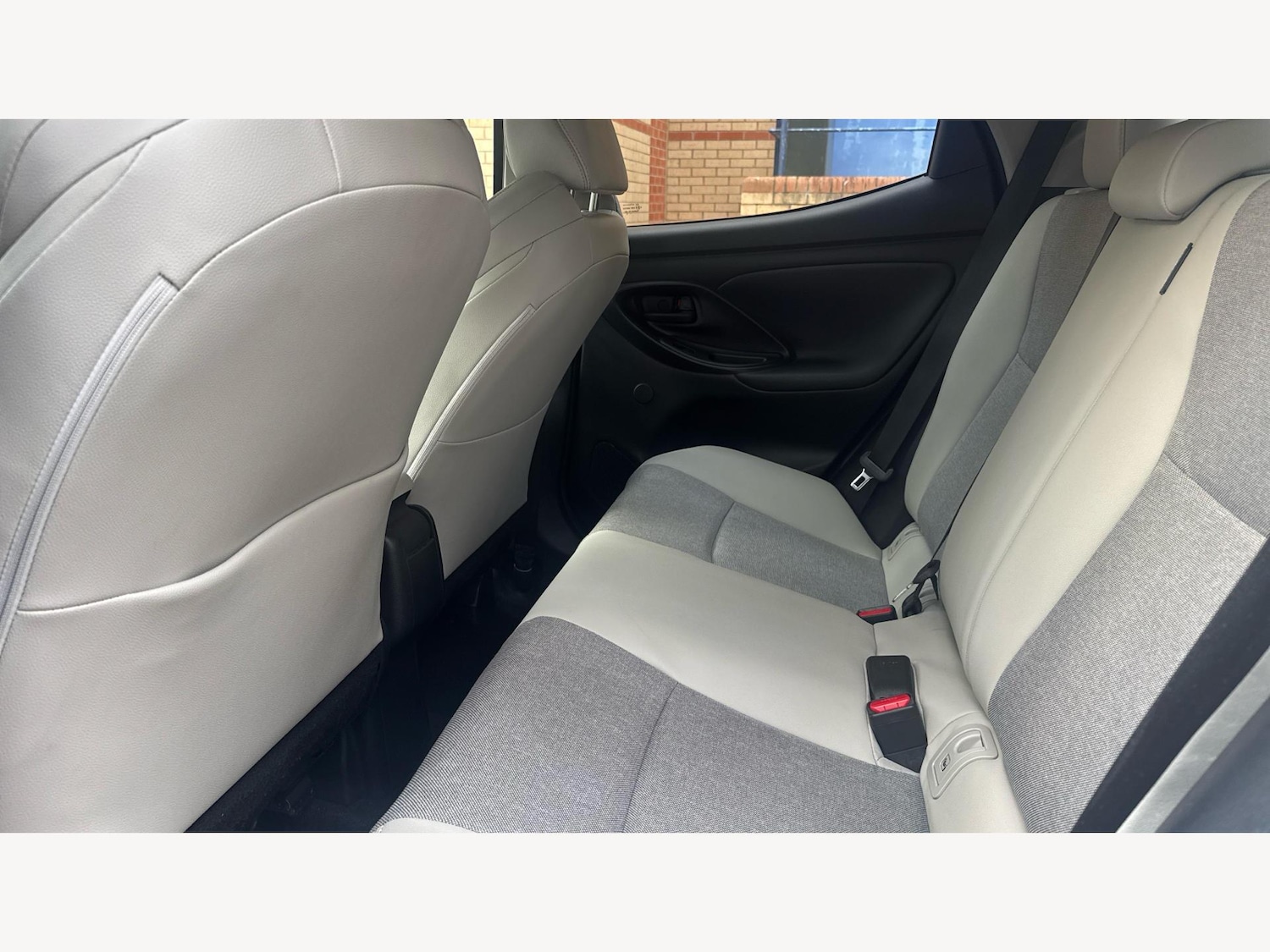 Used Toyota Yaris 2022 for sale - 76538601: Photo 15