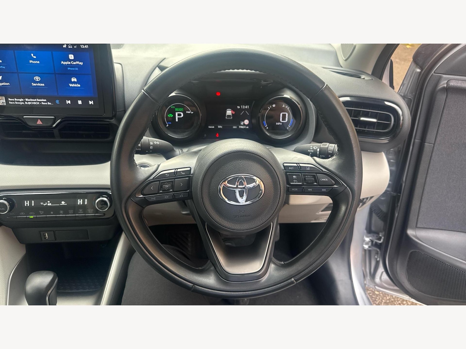 Used Toyota Yaris 2022 for sale - 76538601: Photo 8