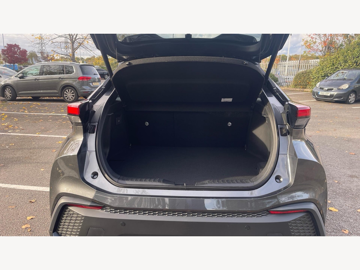 Used Toyota C-HR 2024 for sale - 76360112: Photo 16