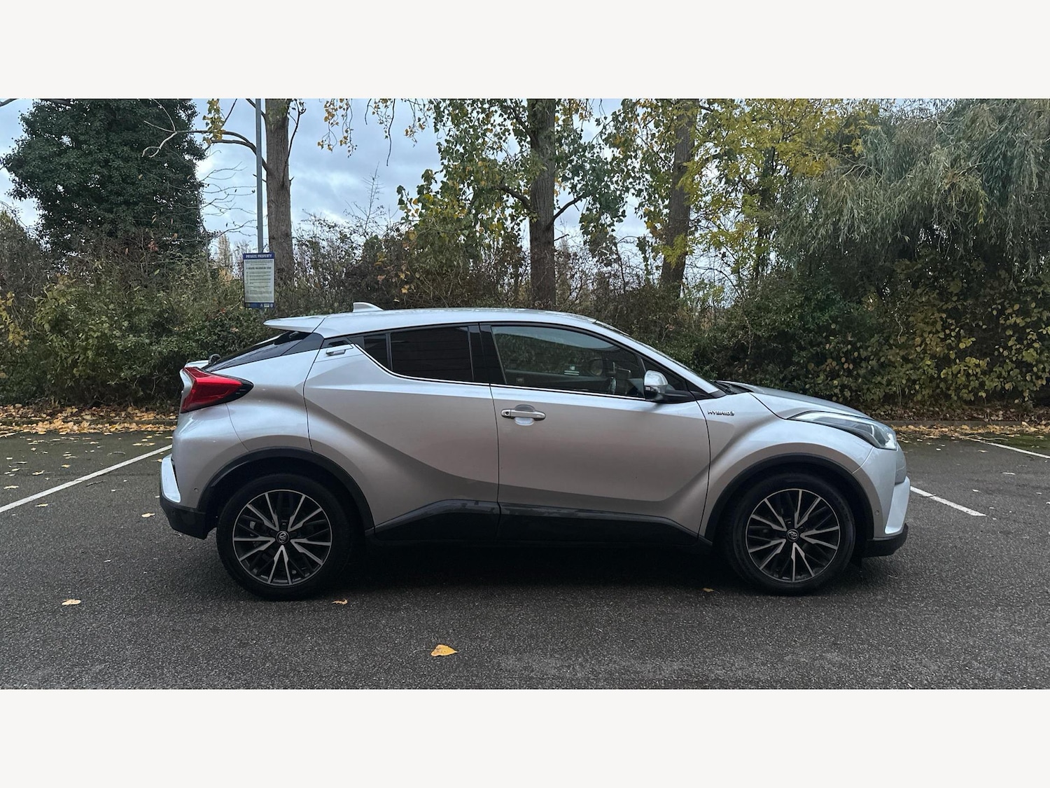 Used Toyota C-HR 2017 for sale - 76472645: Photo 18