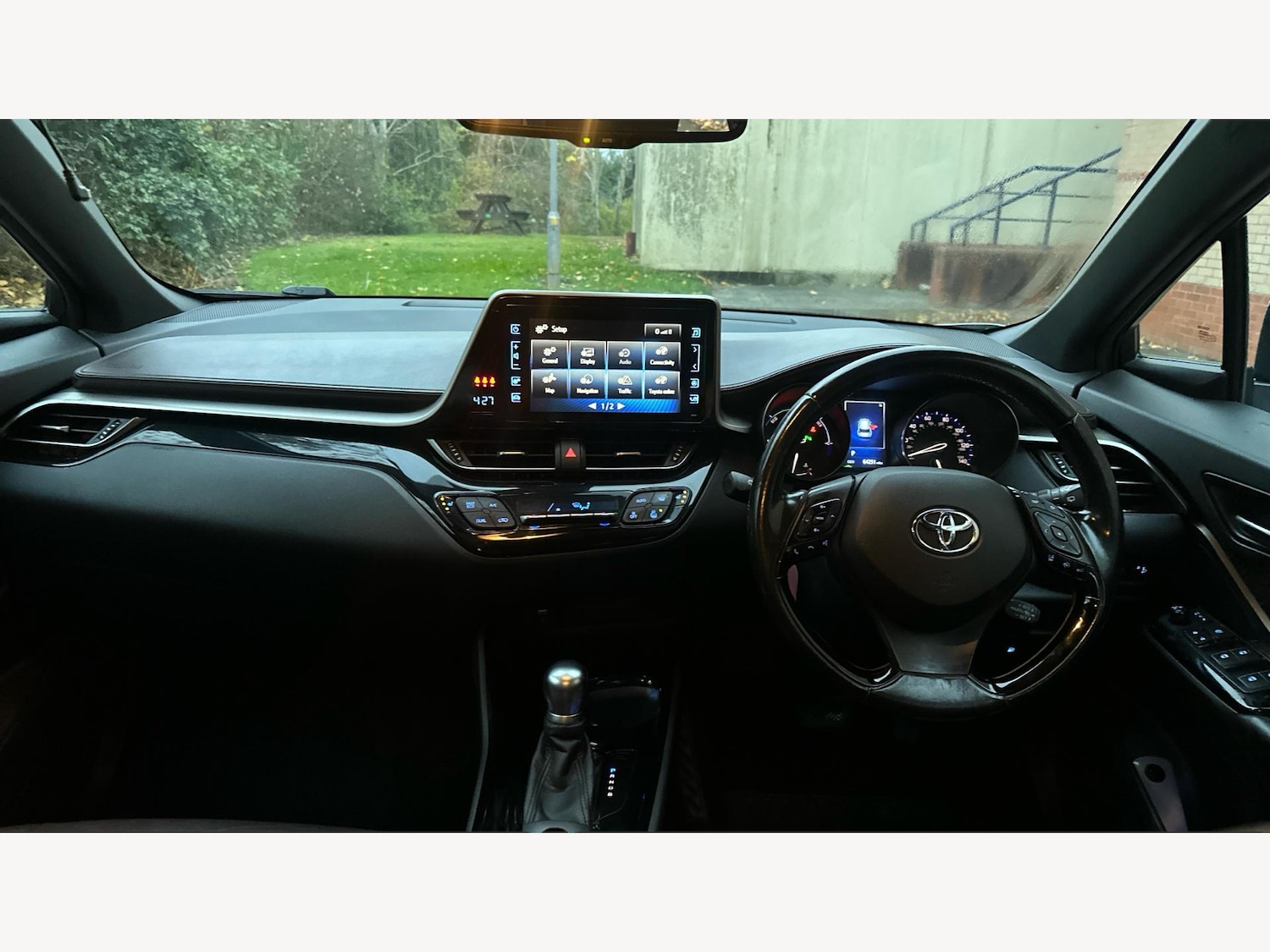 Used Toyota C-HR 2017 for sale - 76472645: Photo 7