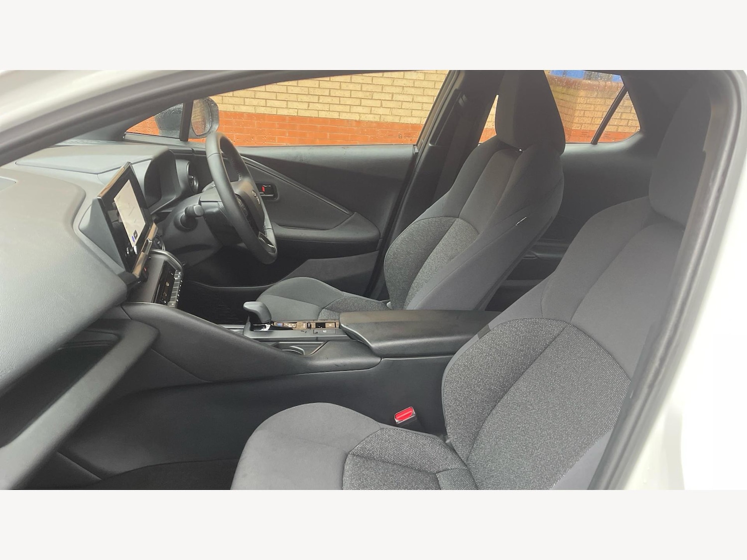 Used Toyota C-HR 2024 for sale - 77351519: Photo 12