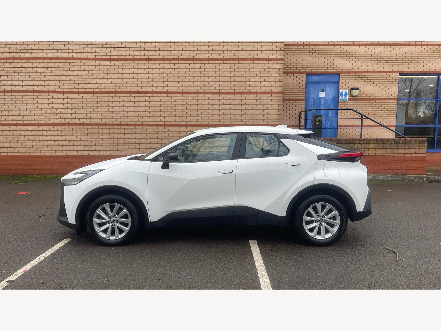 Used Toyota C-HR 2024 for sale - 77351519: Photo 19