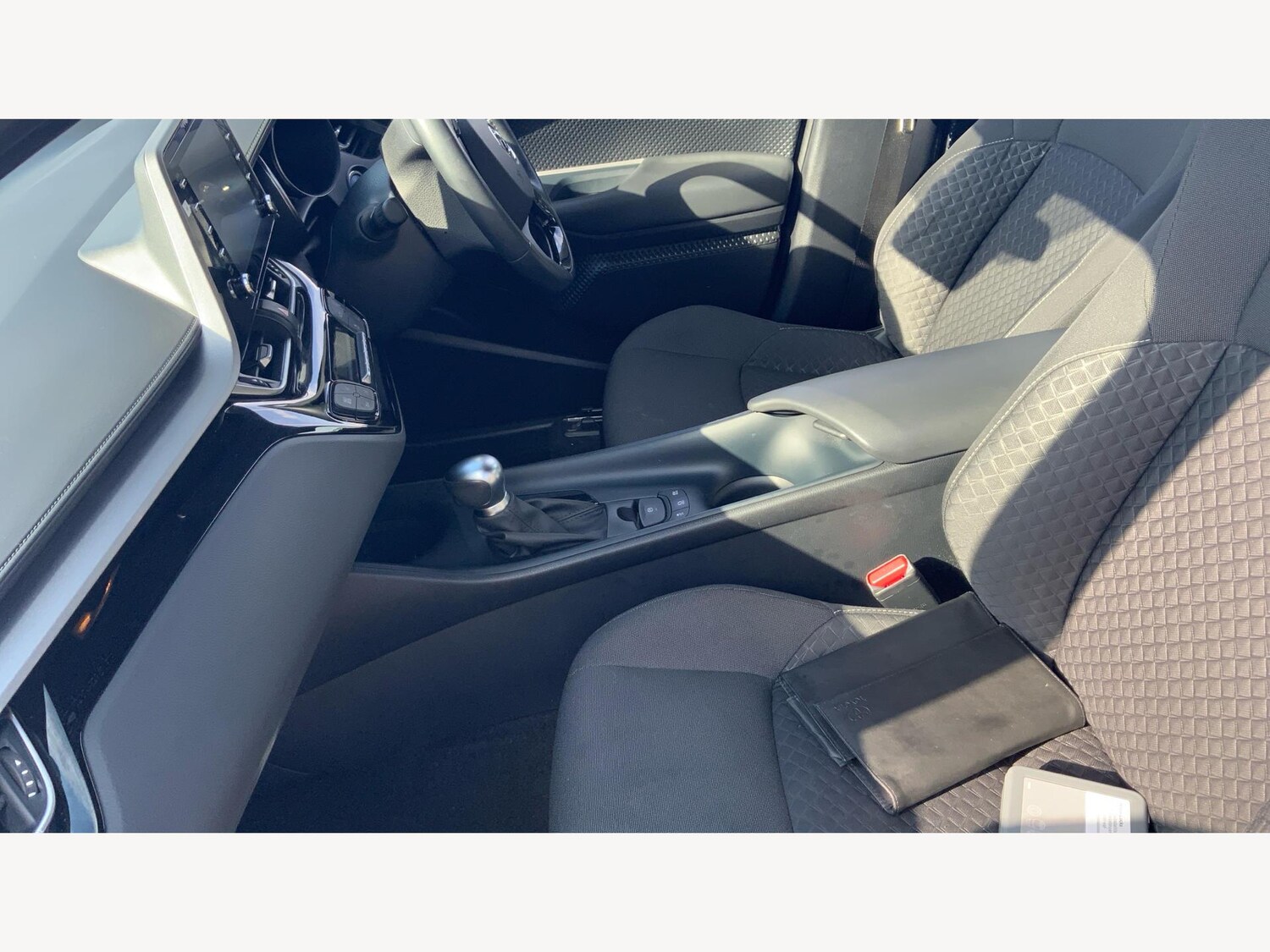 Used Toyota C-HR 2022 for sale - 76473562: Photo 12