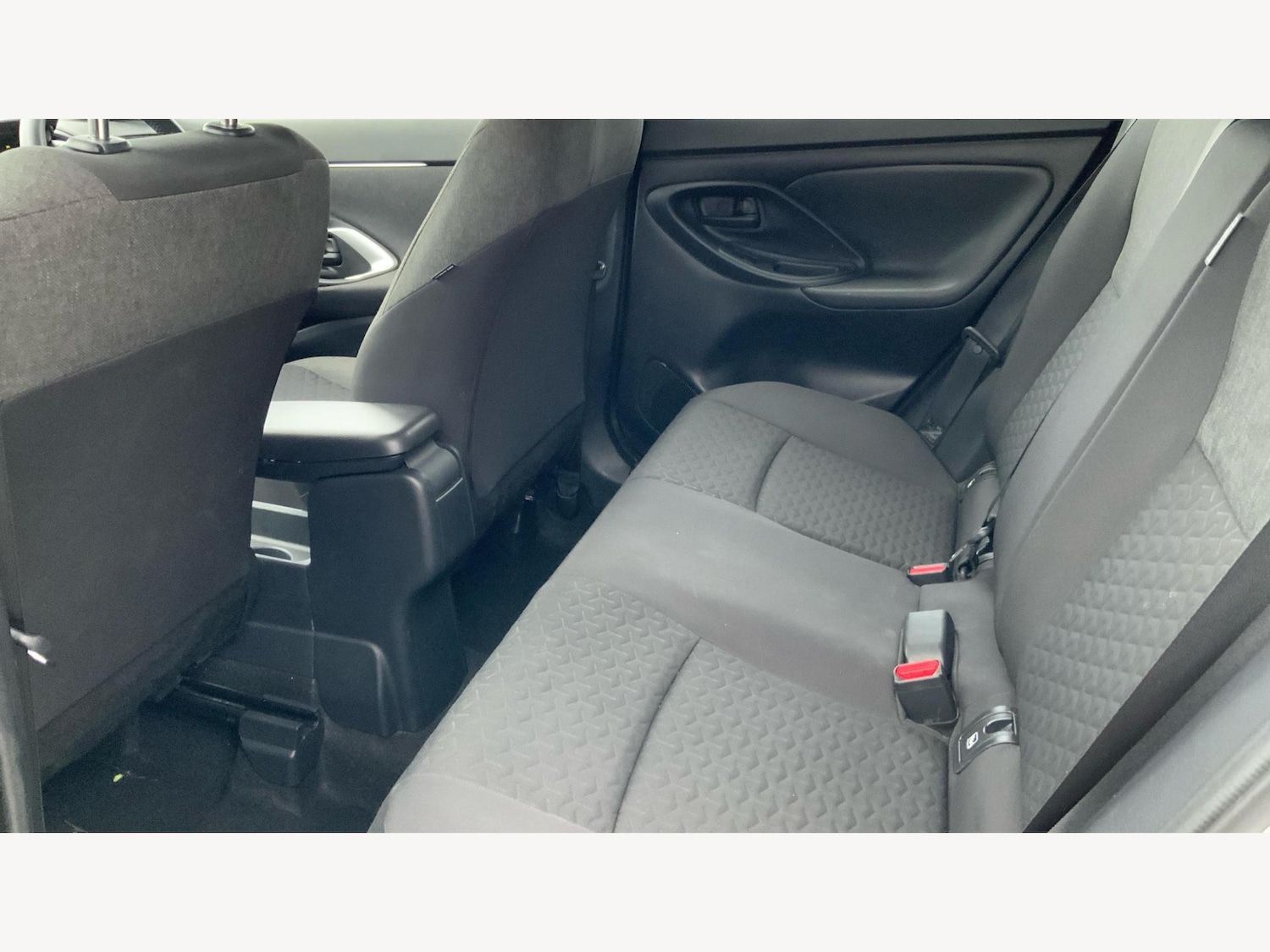 Used Toyota Yaris Cross 2024 for sale - 76370884: Photo 15