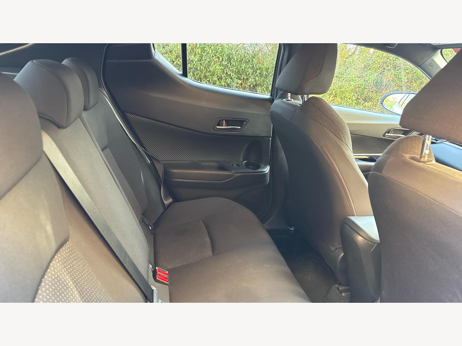 Used Toyota C-HR 2018 for sale - 76700825: Photo 14