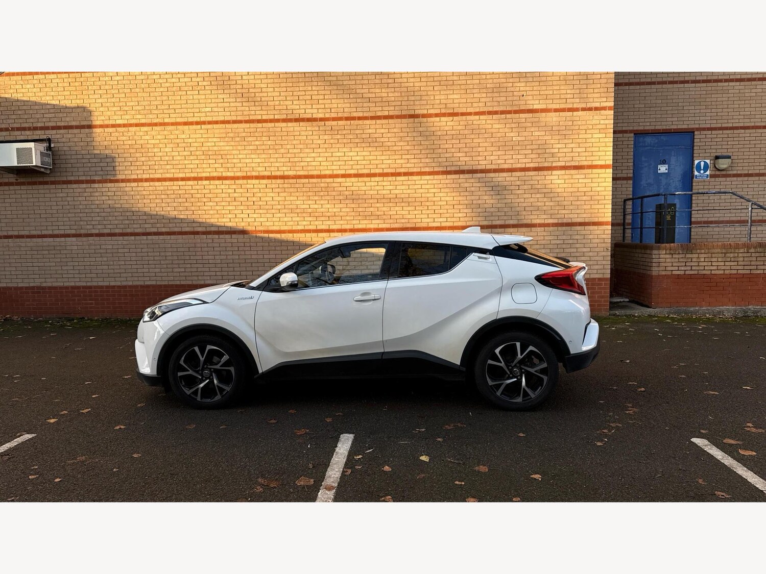 Used Toyota C-HR 2018 for sale - 76700825: Photo 19