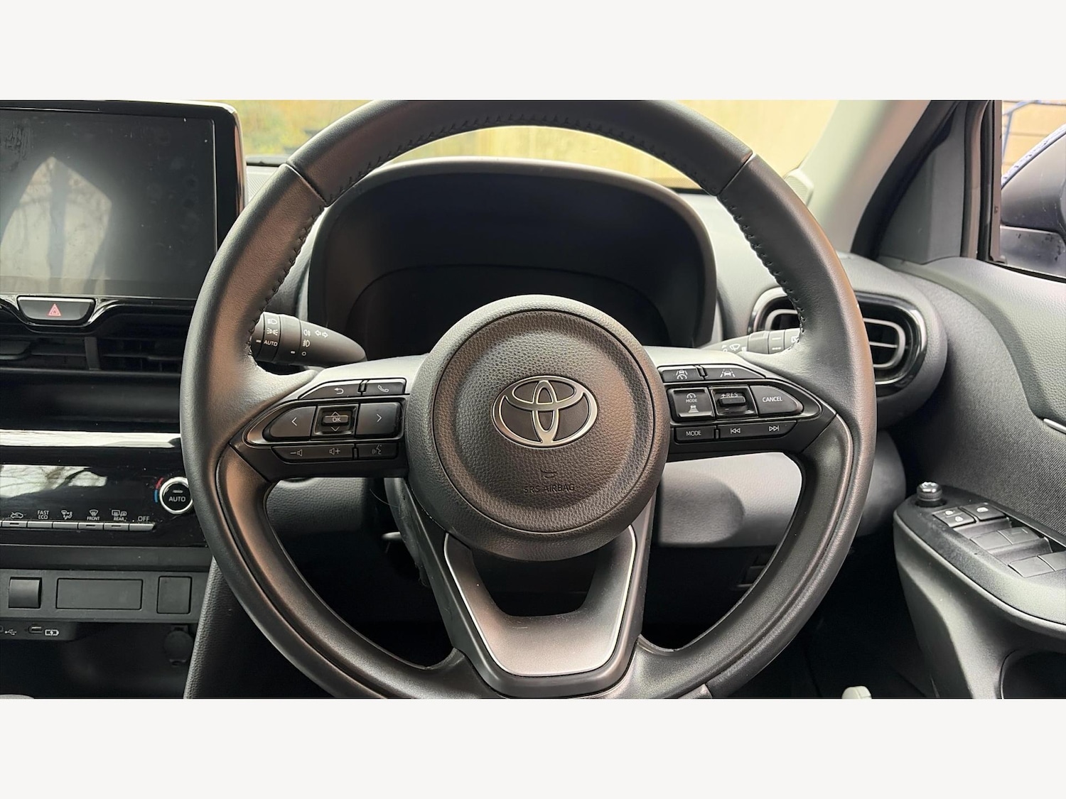 Used Toyota Yaris Cross 2024 for sale - 77456366: Photo 10