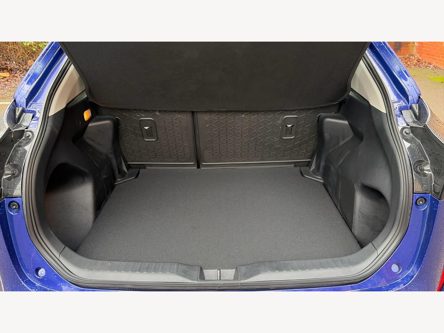 Used Toyota Yaris Cross 2024 for sale - 77456366: Photo 16