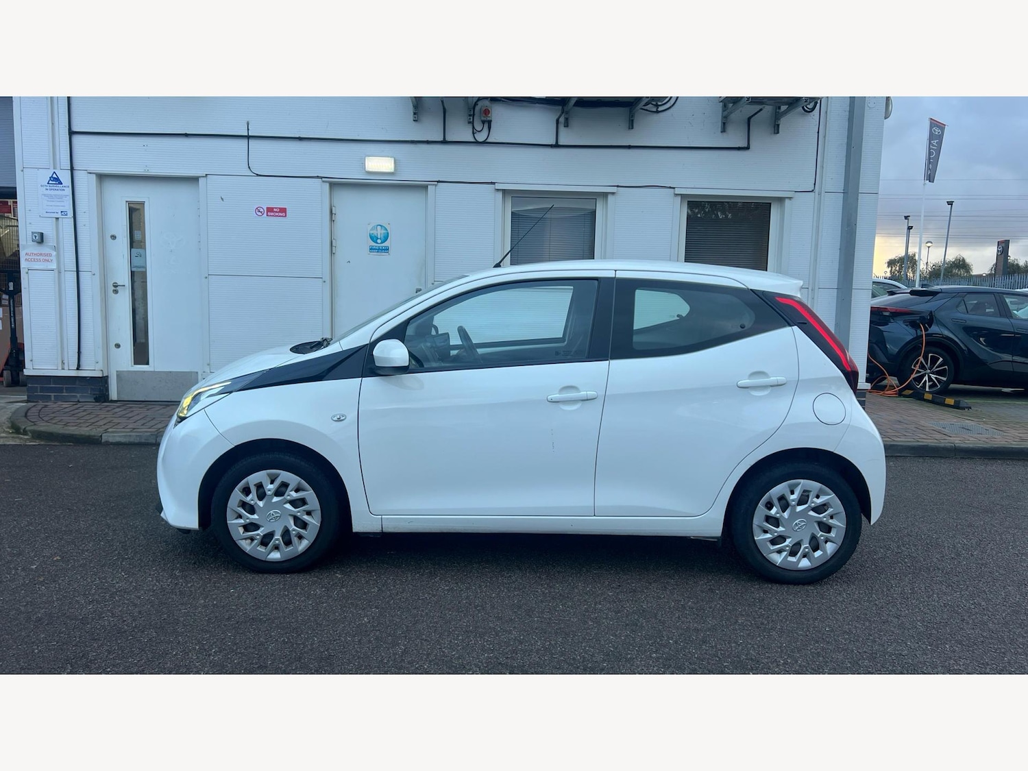 Used Toyota AYGO 2019 for sale - 76360921: Photo 18