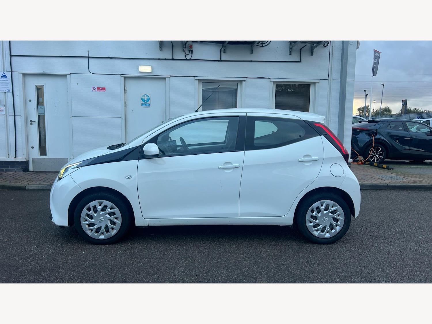 Used Toyota AYGO 2019 for sale - 76360921: Photo 19