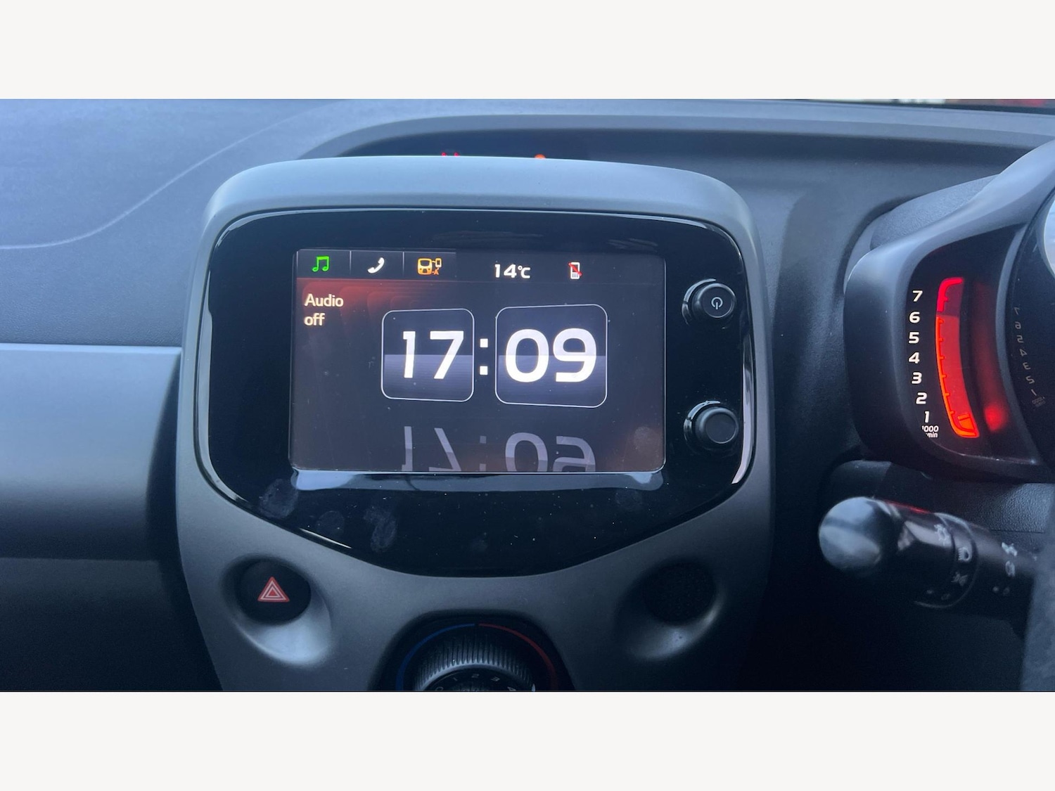 Used Toyota AYGO 2019 for sale - 76360921: Photo 9