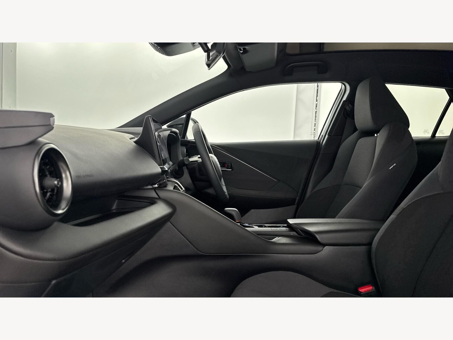 Used Toyota C-HR 2024 for sale - 77455894: Photo 12