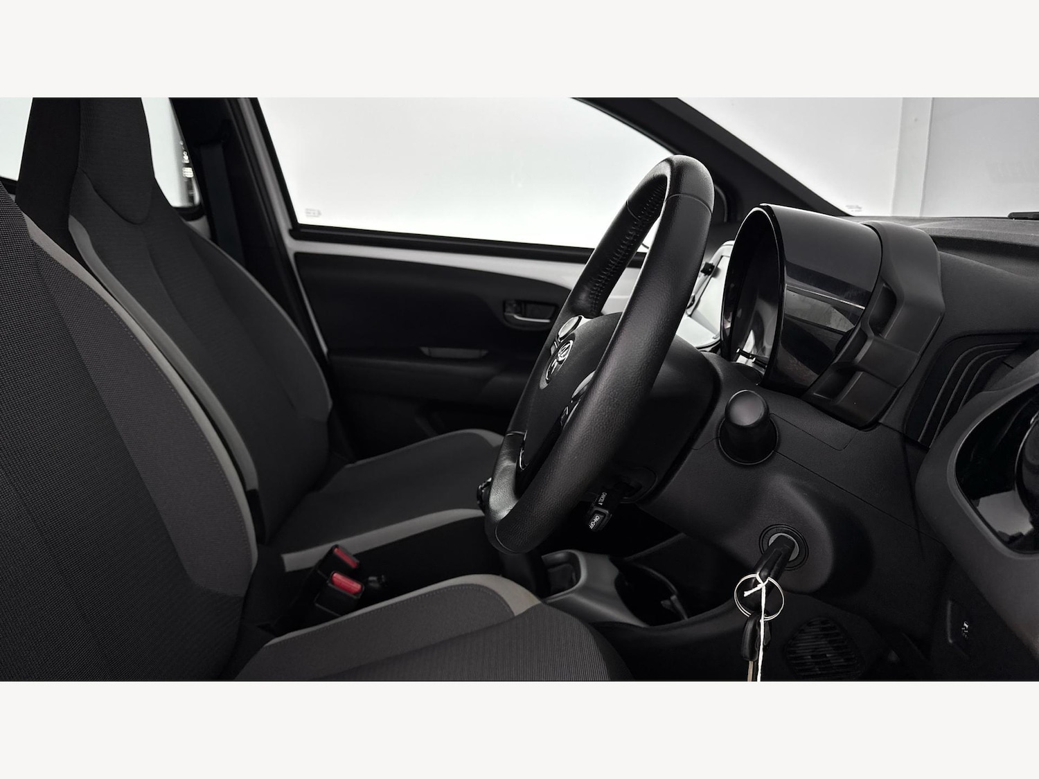 Used Toyota AYGO for sale - 77315190: Photo 13