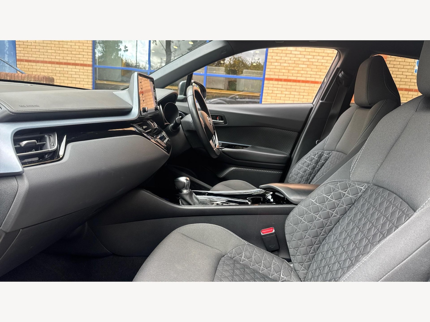 Used Toyota C-HR 2021 for sale - 76361224: Photo 12