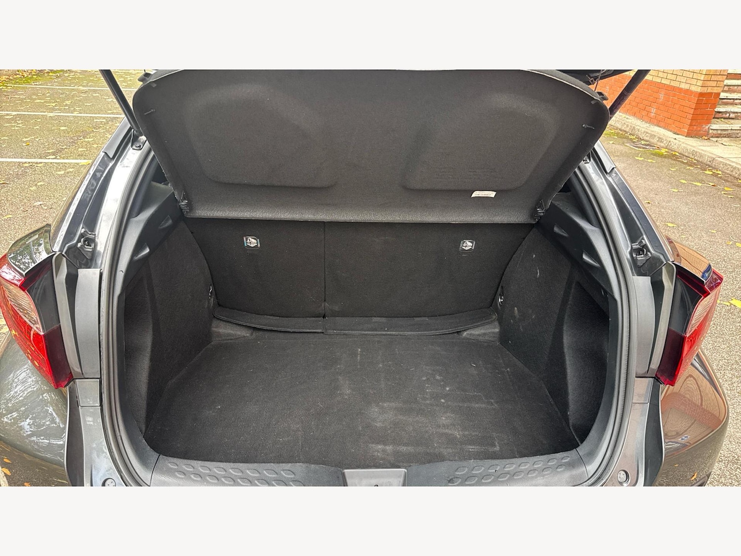 Used Toyota C-HR 2021 for sale - 76361224: Photo 16