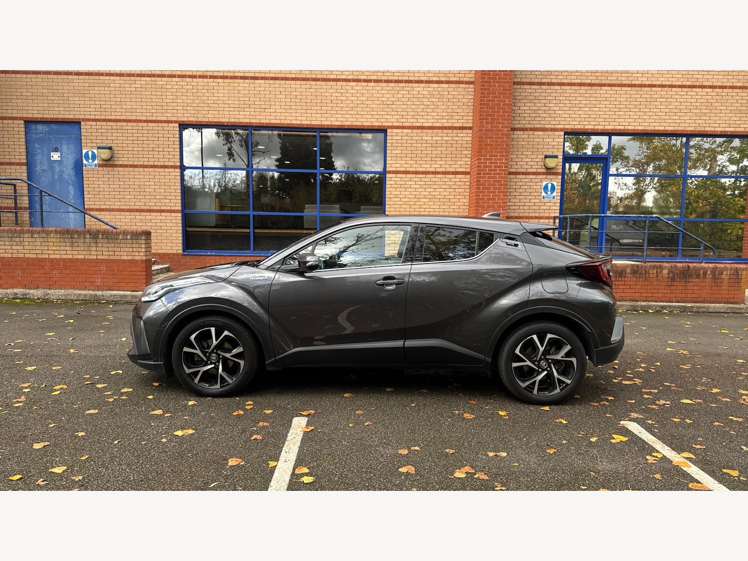 Used Toyota C-HR 2021 for sale - 76361224: Photo 19