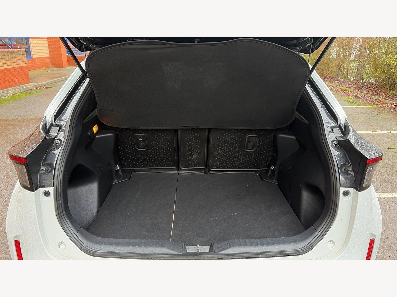 Used Toyota Yaris Cross 2023 for sale - 77376896: Photo 16