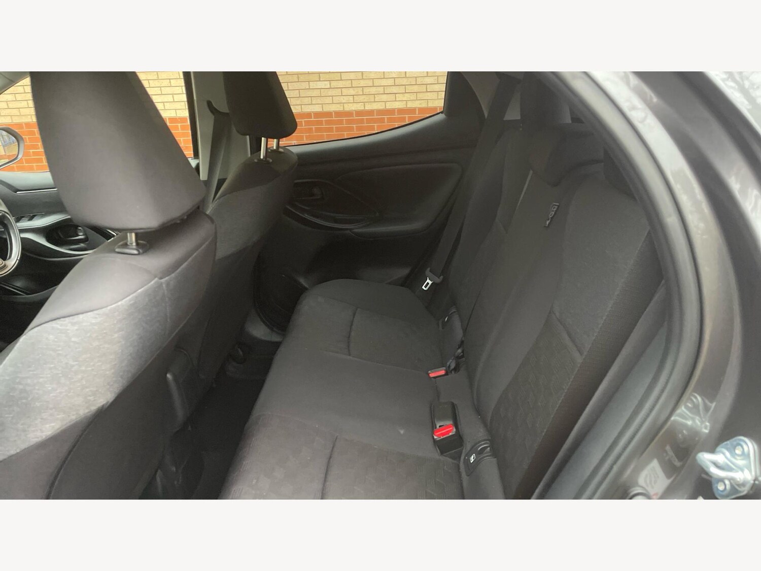 Used Toyota Yaris for sale - 77424811: Photo 15