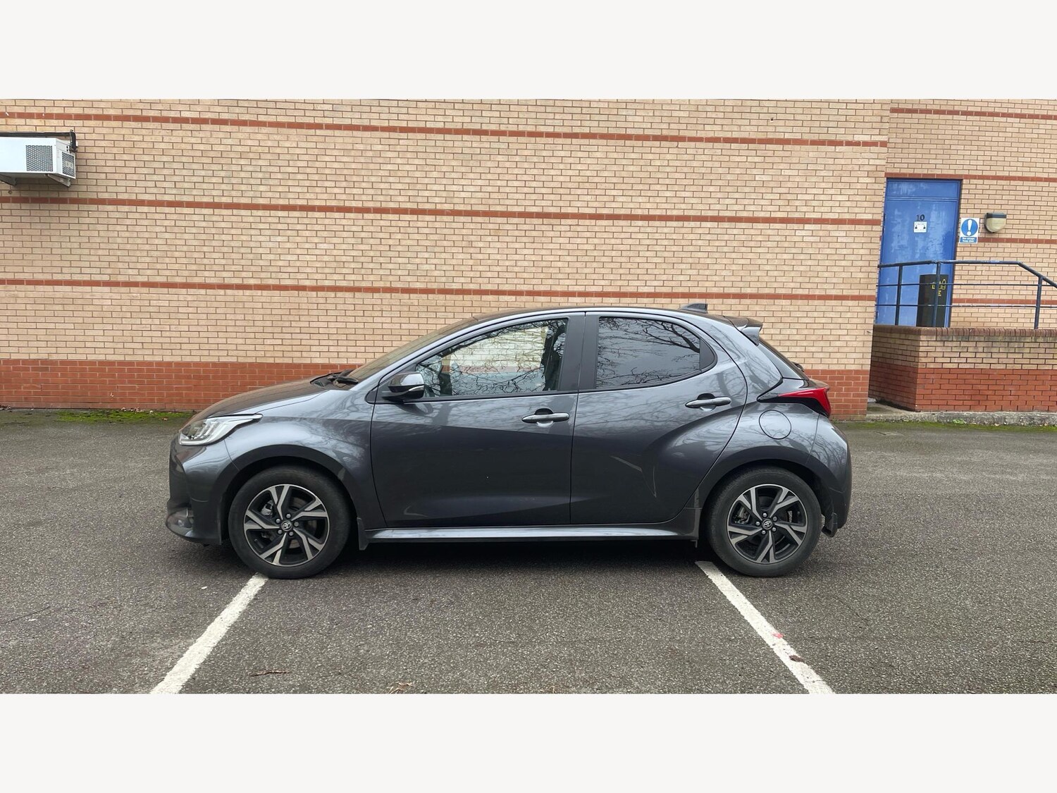 Used Toyota Yaris for sale - 77424811: Photo 19