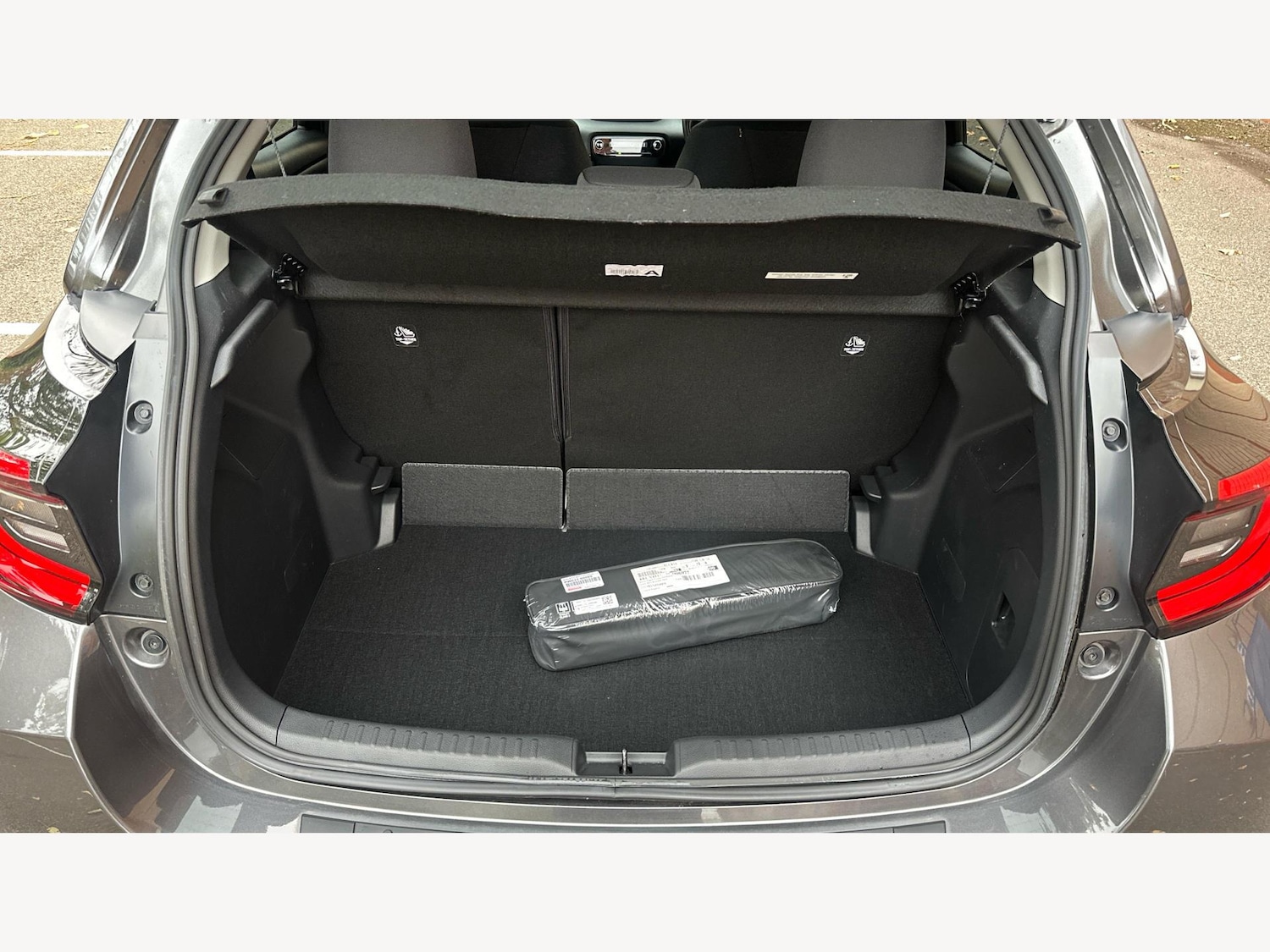 Used Toyota Yaris 2022 for sale - 76296080: Photo 16
