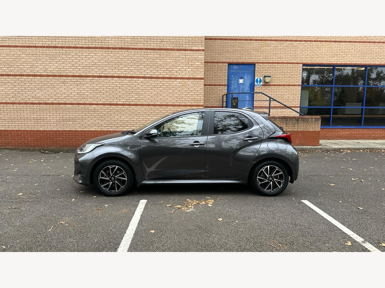 Used Toyota Yaris 2022 for sale - 76296080: Photo 19