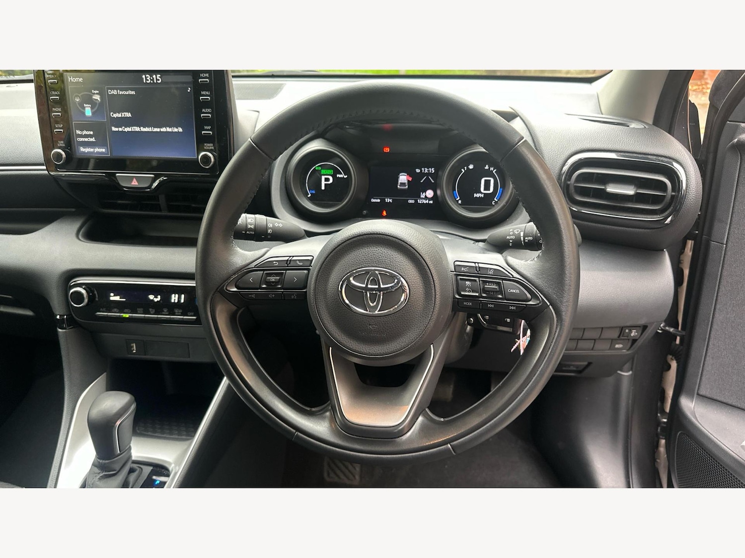 Used Toyota Yaris 2022 for sale - 76296080: Photo 8