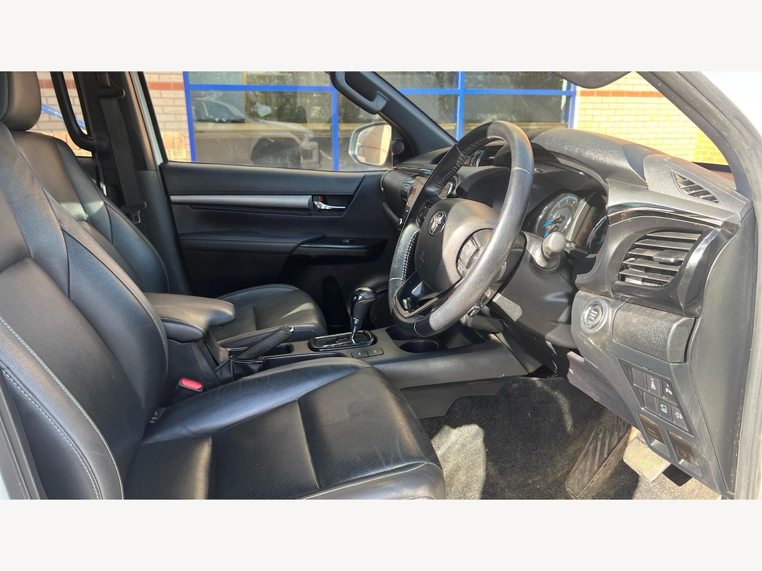 Used Toyota Hilux 2023 for sale - 76612885: Photo 13