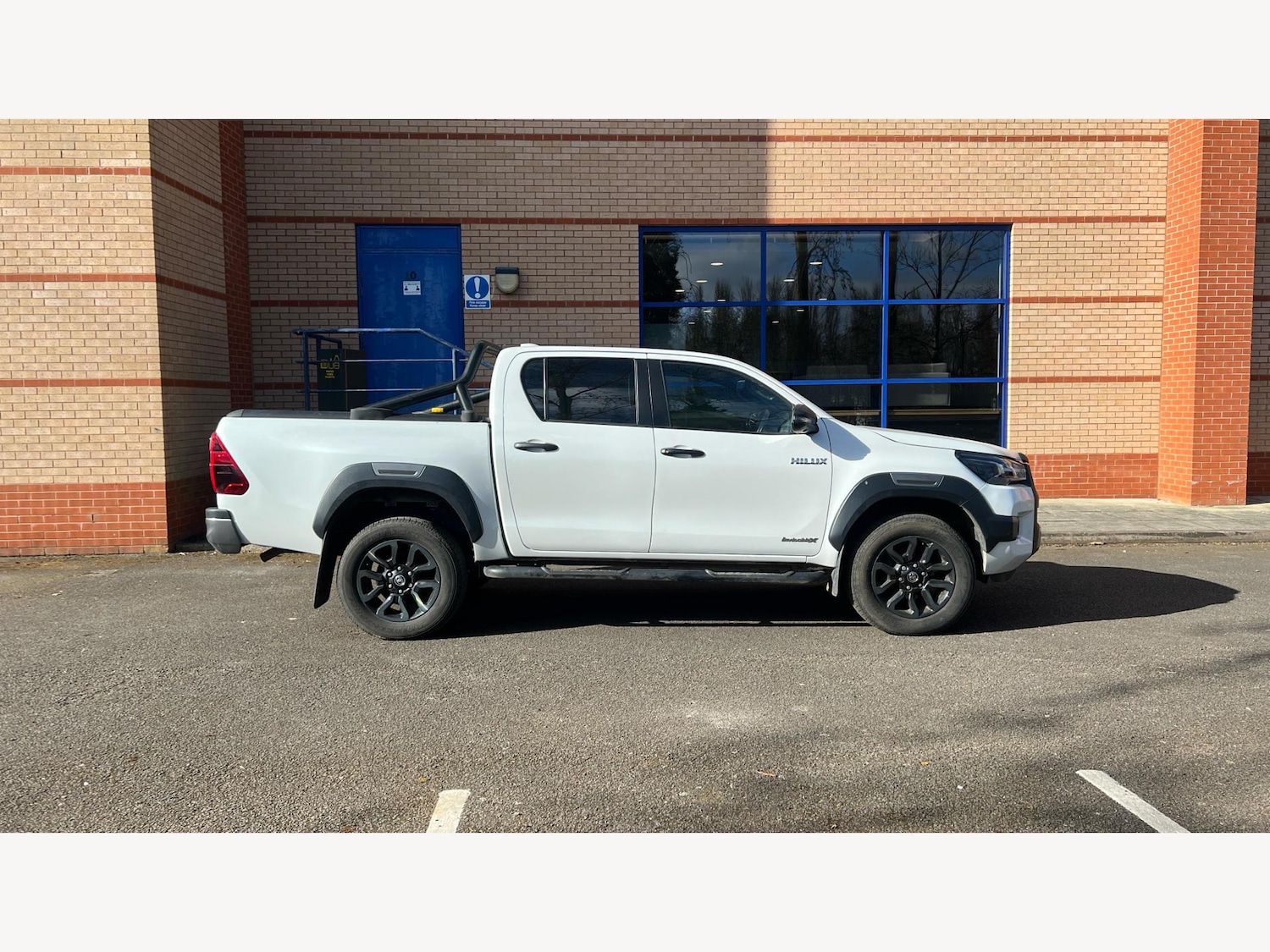 Used Toyota Hilux 2023 for sale - 76612885: Photo 18