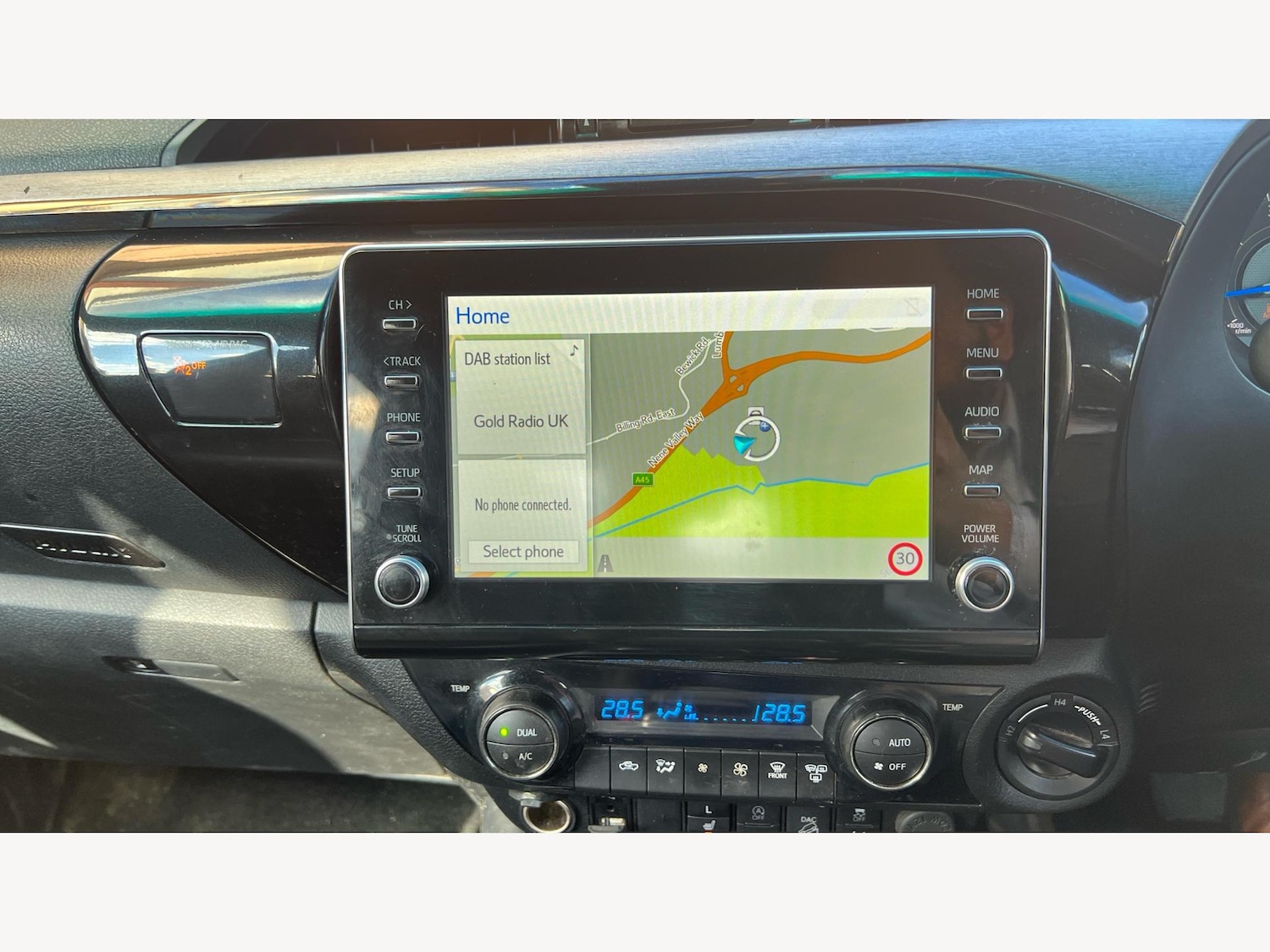 Used Toyota Hilux 2023 for sale - 76612885: Photo 9