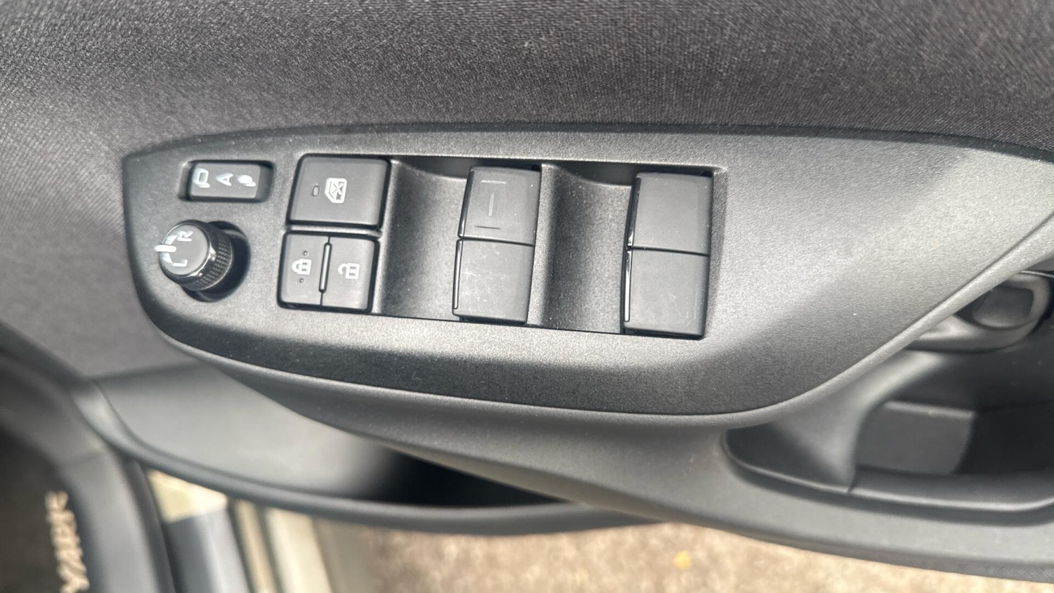 Used Toyota Yaris for sale - 77794254: Photo 35