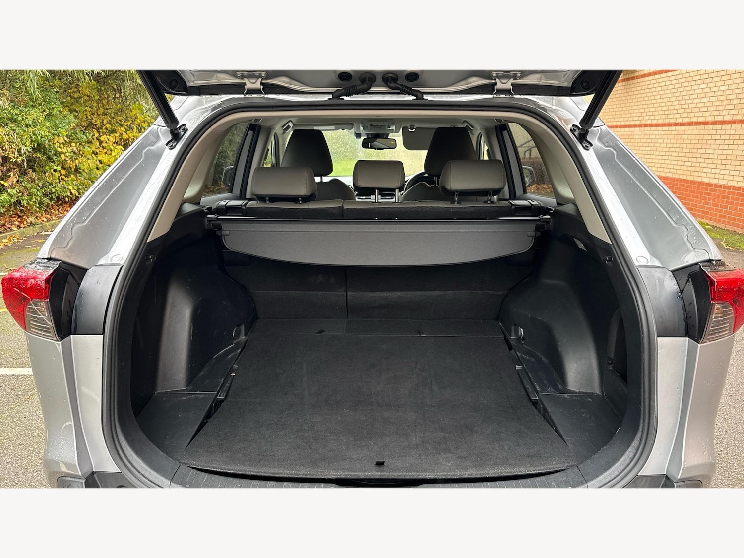 Used Toyota RAV4 2019 for sale - 76433187: Photo 16