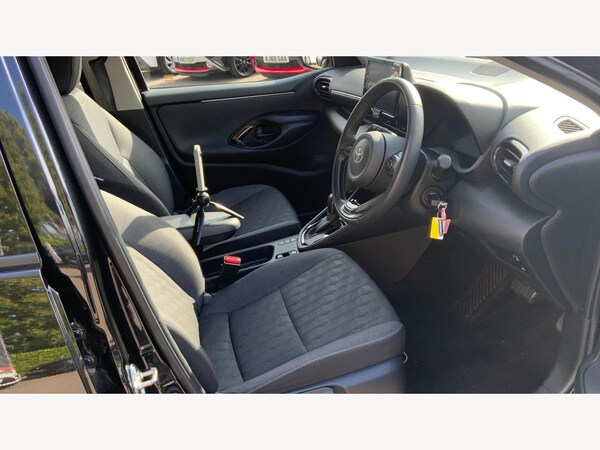 Used Toyota Yaris 2024 for sale - 76189938: Photo 13