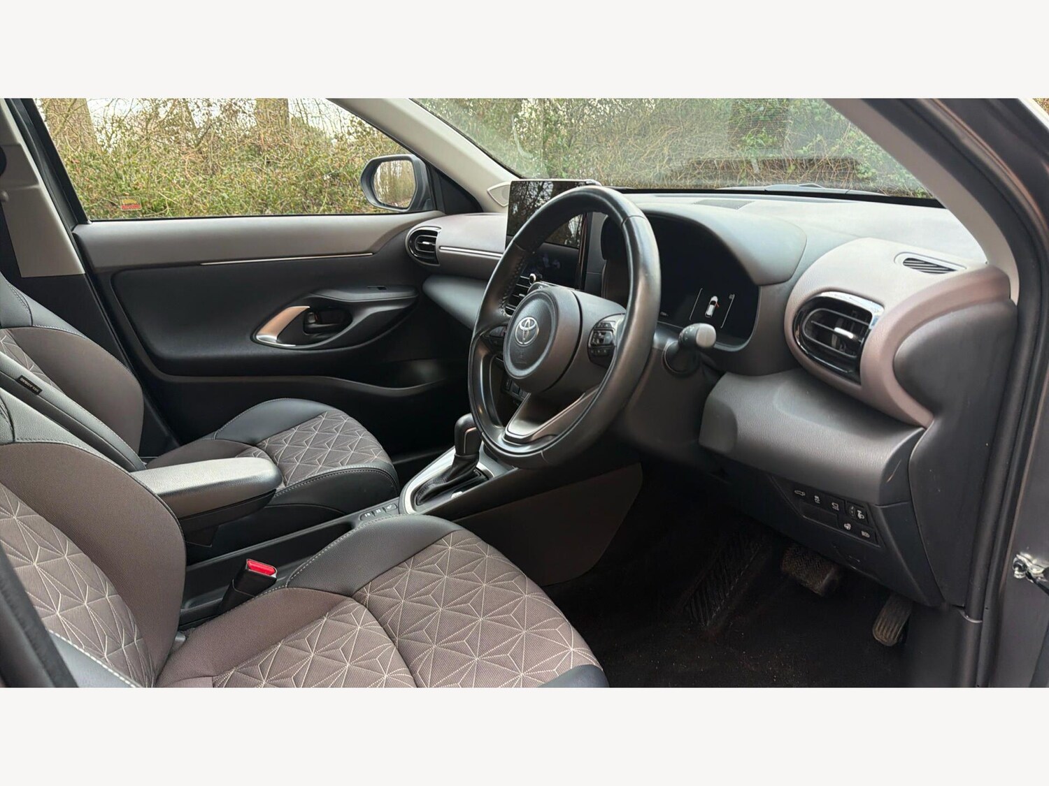 Used Toyota Yaris Cross for sale - 77633109: Photo 13