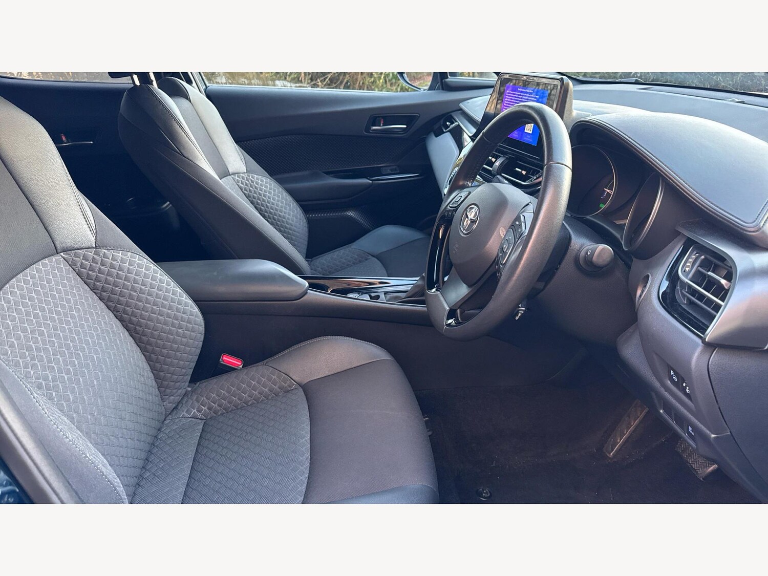 Used Toyota C-HR 2023 for sale - 77254060: Photo 13