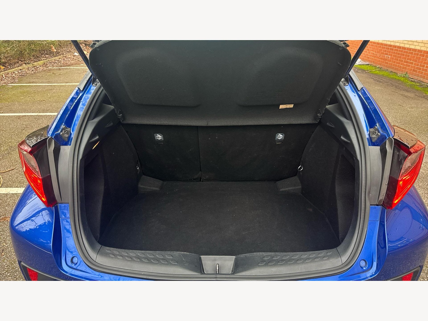 Used Toyota C-HR 2021 for sale - 77425378: Photo 16