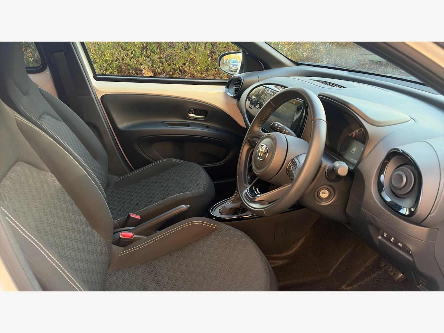 Used Toyota Aygo X 2024 for sale - 77330779: Photo 13